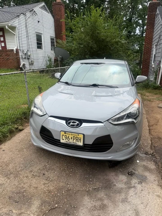 2013 Hyundai Veloster - Image 2 of 9