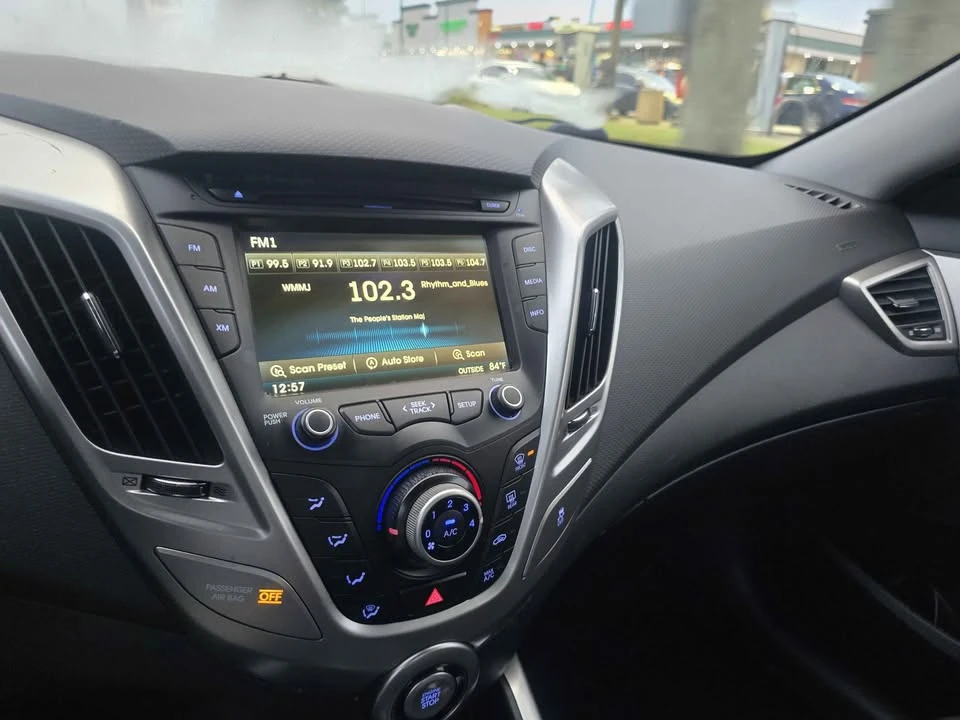 2013 Hyundai Veloster - Image 16 of 16
