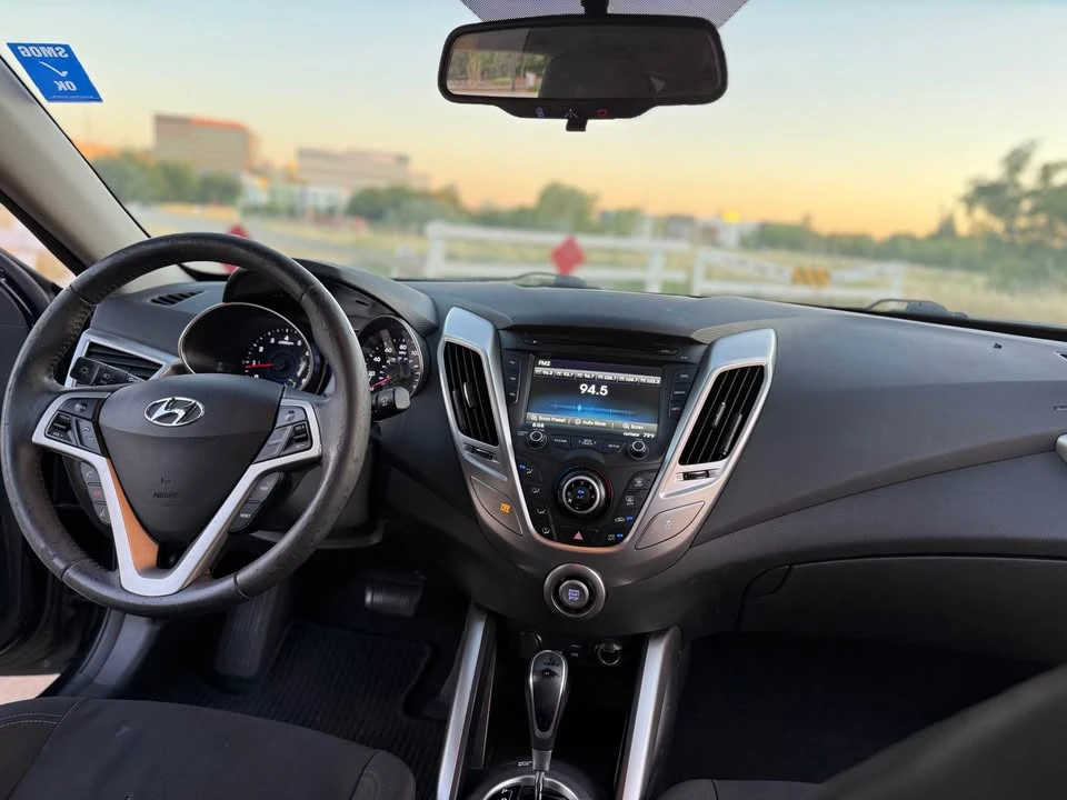 2013 Hyundai Veloster - Image 13 of 17