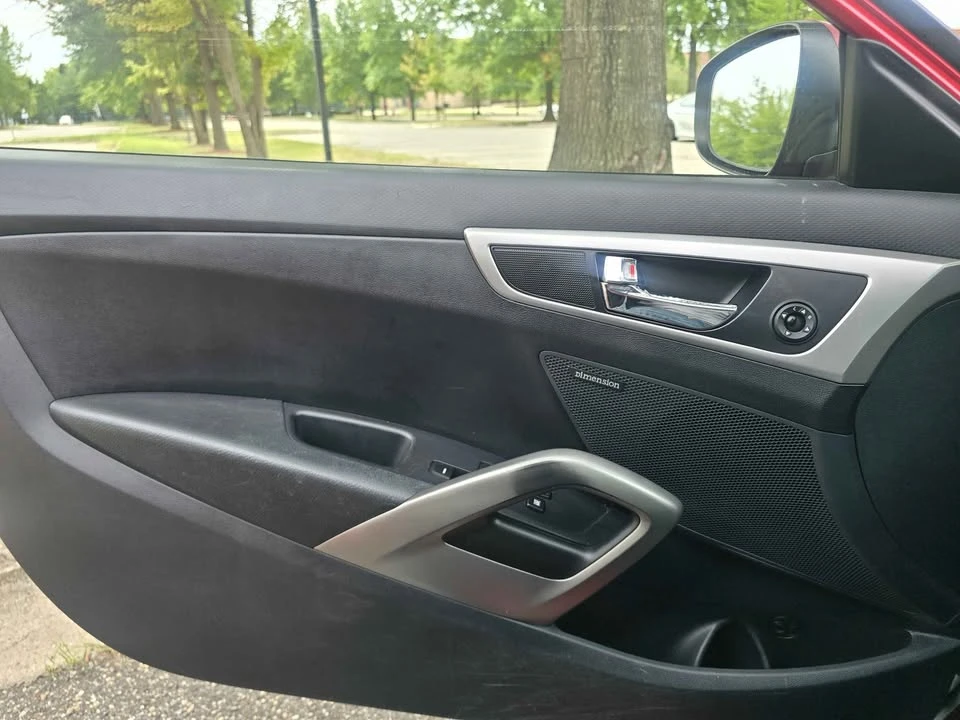 2013 Hyundai Veloster - Image 10 of 16