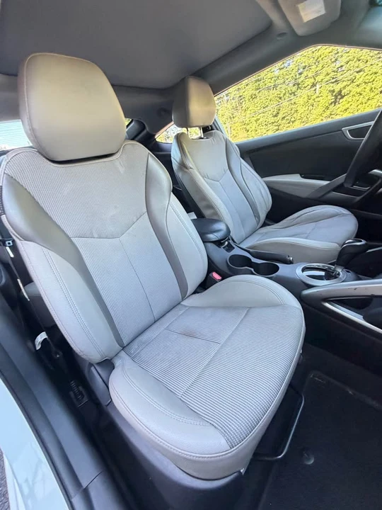 2013 Hyundai Veloster - Image 12 of 15