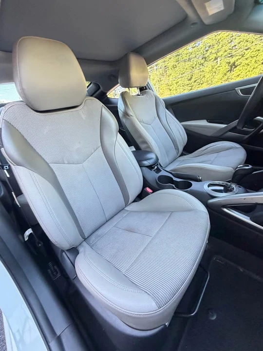 2013 Hyundai Veloster - Image 11 of 16