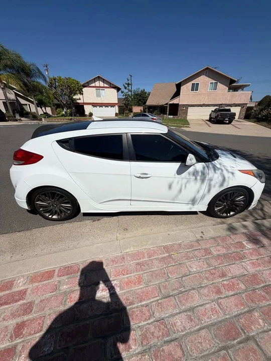 2013 Hyundai Veloster - Image 4 of 9