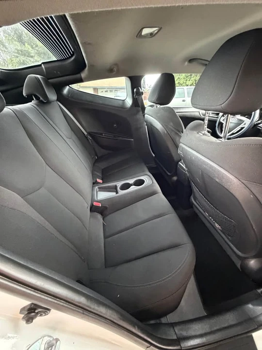 2013 Hyundai Veloster - Image 8 of 9