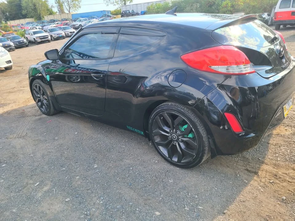 2013 Hyundai Veloster - Image 5 of 16