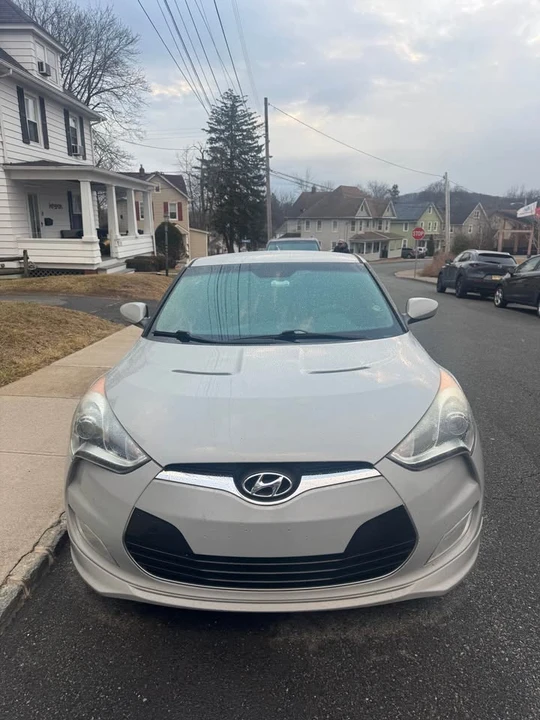 2013 Hyundai Veloster - Image 3 of 4