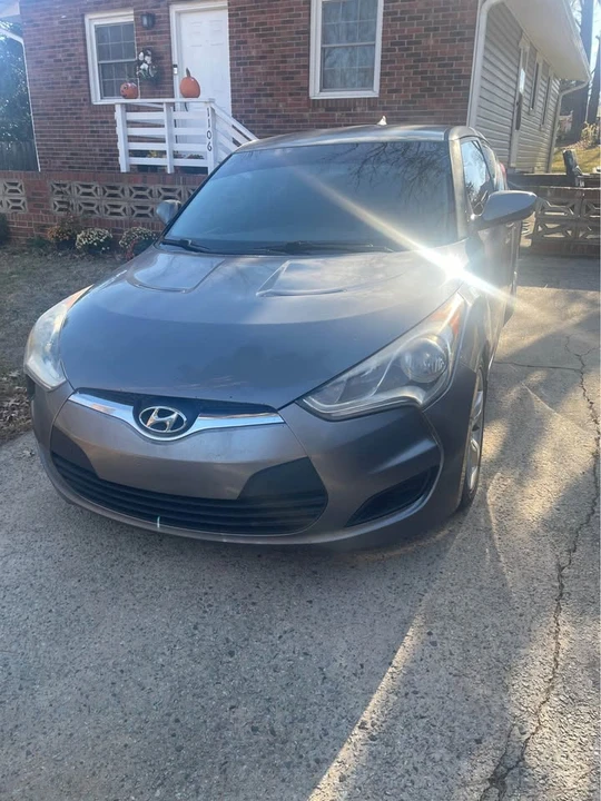 2013 Hyundai Veloster - Image 2 of 9
