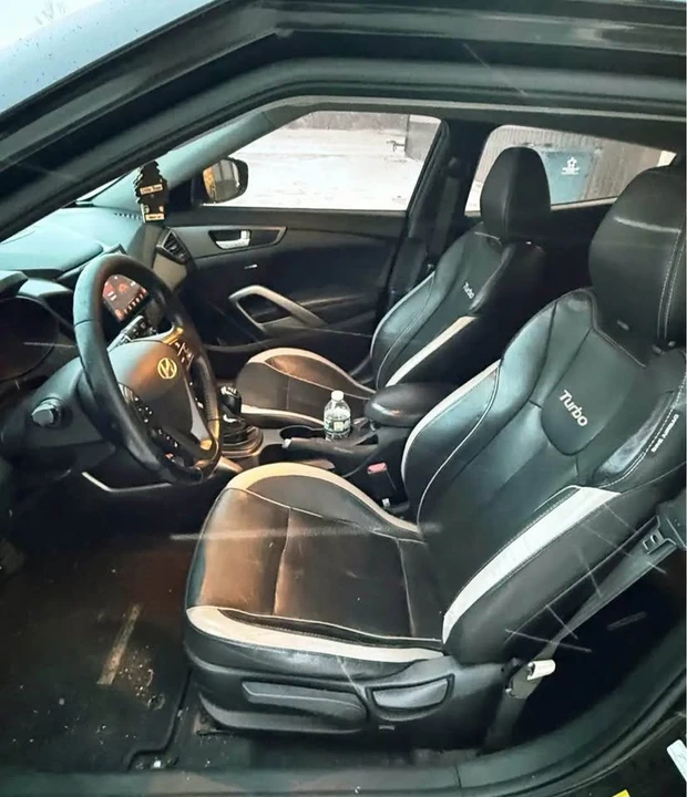 2013 Hyundai Veloster - Image 9 of 10
