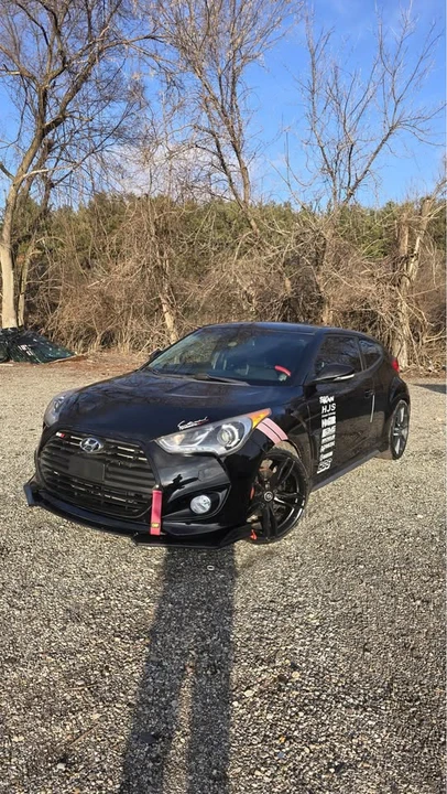 2013 Hyundai Veloster - Image 2 of 10