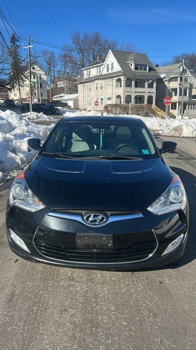 2013 Hyundai Veloster - Image 2 of 8