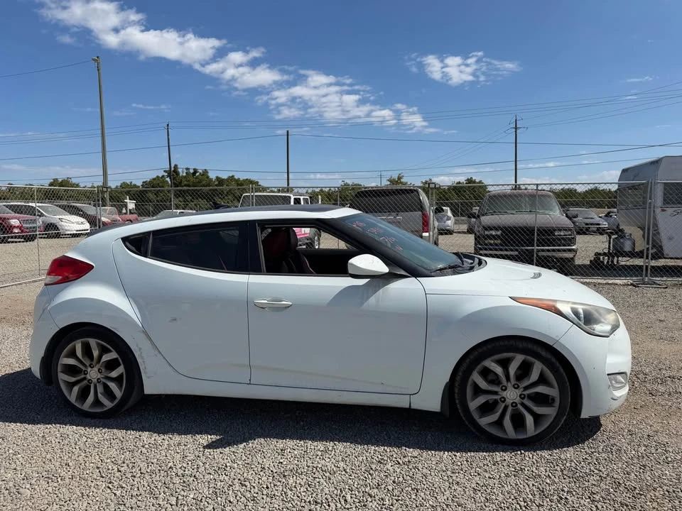 2013 Hyundai Veloster - Image 4 of 7