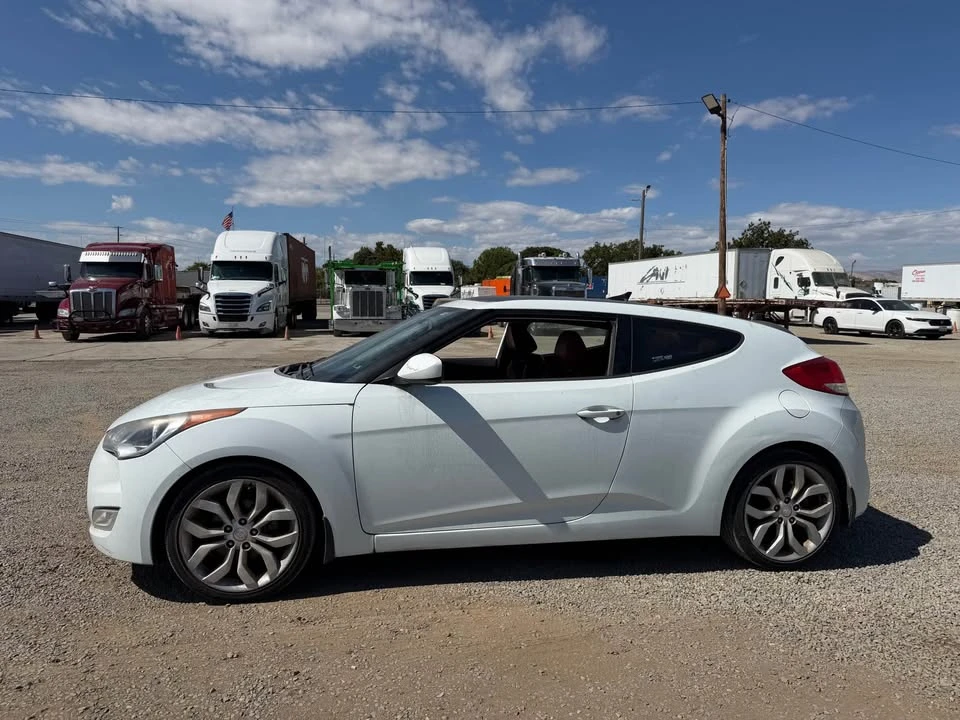 2013 Hyundai Veloster - Image 2 of 7