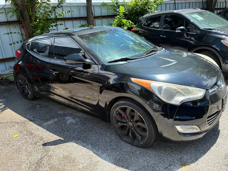 2013 Hyundai Veloster - Image 10 of 11