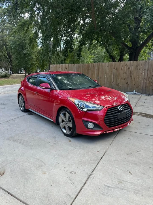 2013 Hyundai Veloster - Image 2 of 15