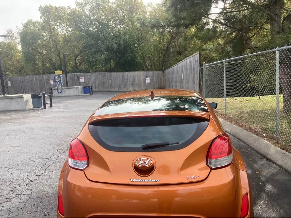 2013 Hyundai Veloster - Image 2 of 4