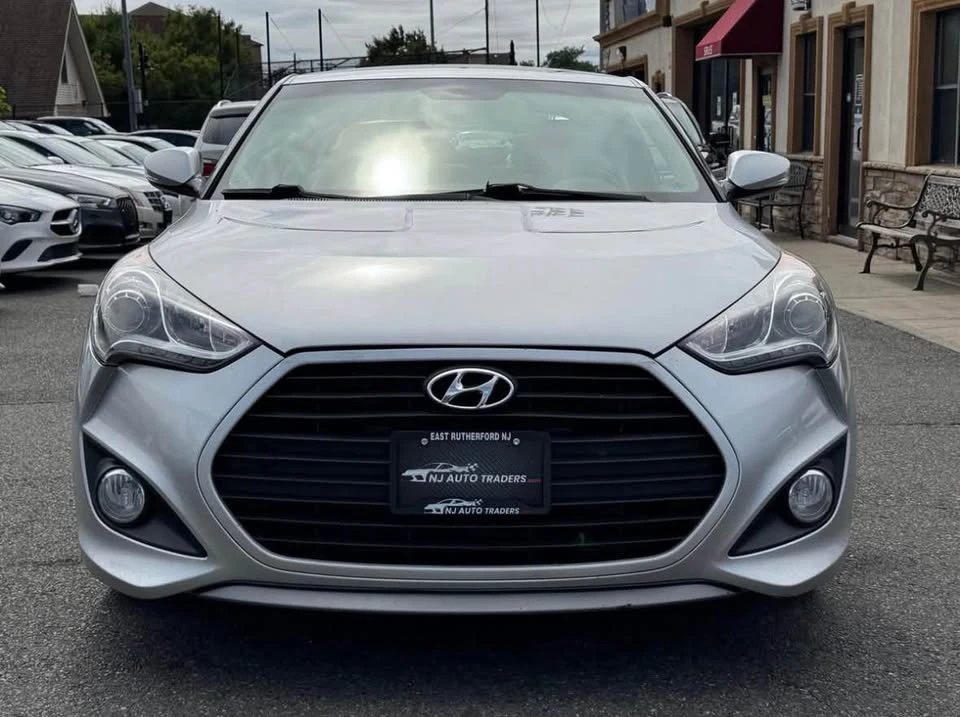2013 Hyundai Veloster - Image 2 of 12