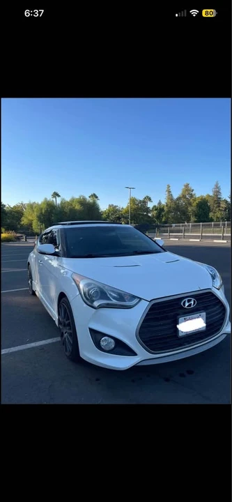 2013 Hyundai Veloster - Image 2 of 15