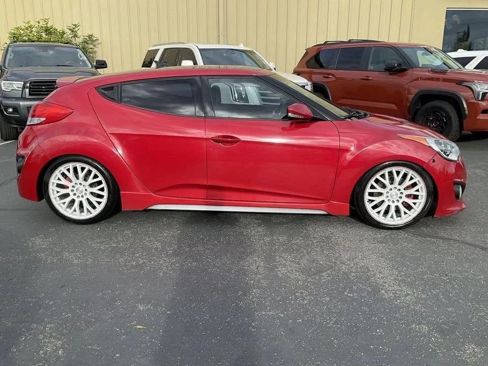 2013 Hyundai Veloster - Image 2 of 20