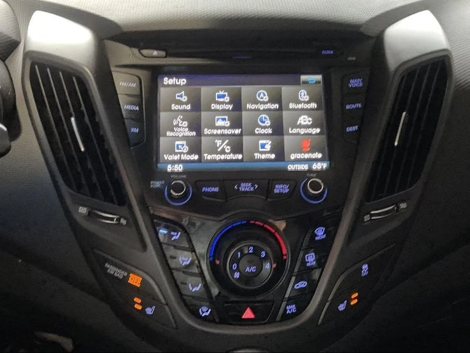 2013 Hyundai Veloster - Image 11 of 20