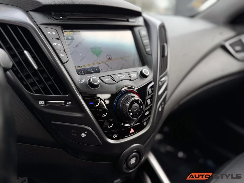 2013 Hyundai Veloster - Image 14 of 16