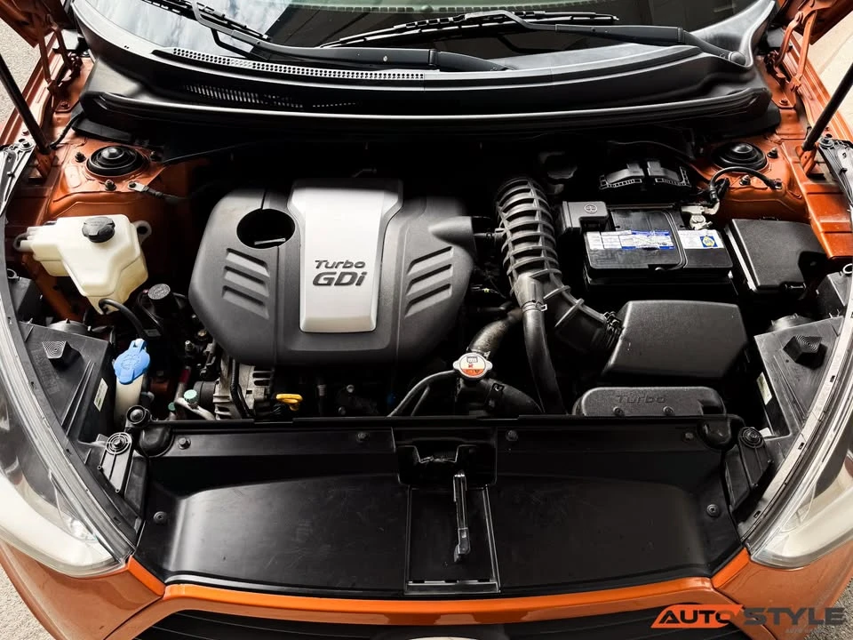 2013 Hyundai Veloster - Image 16 of 16