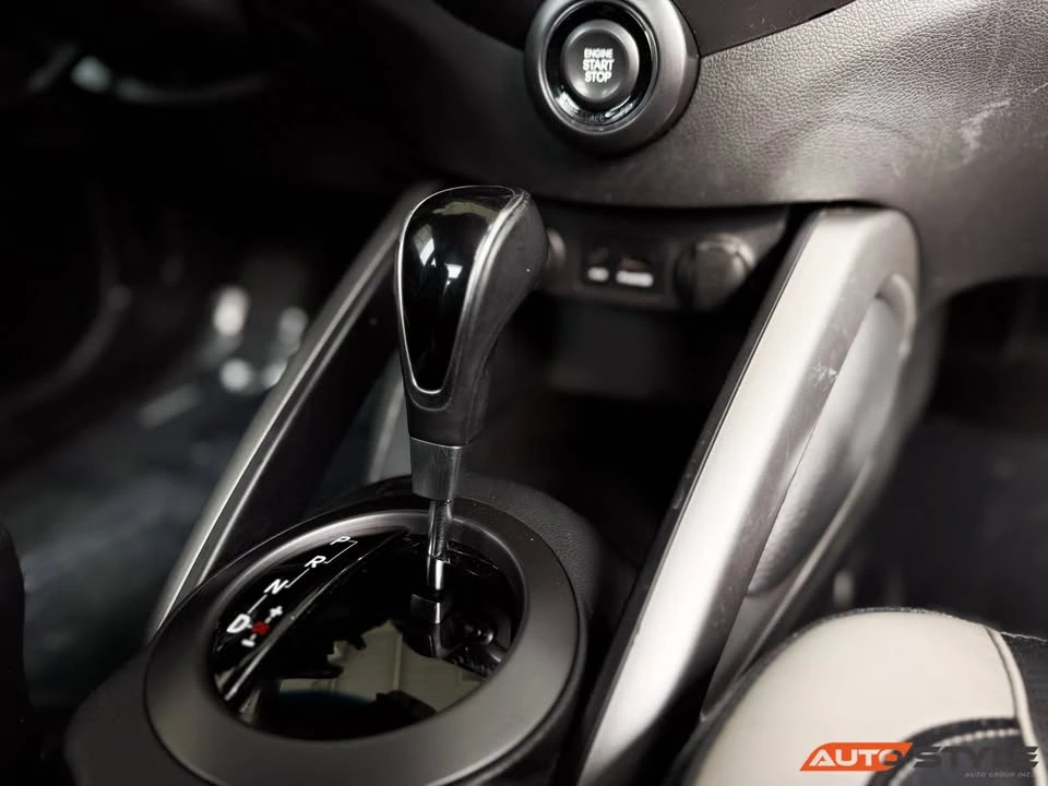 2013 Hyundai Veloster - Image 15 of 16