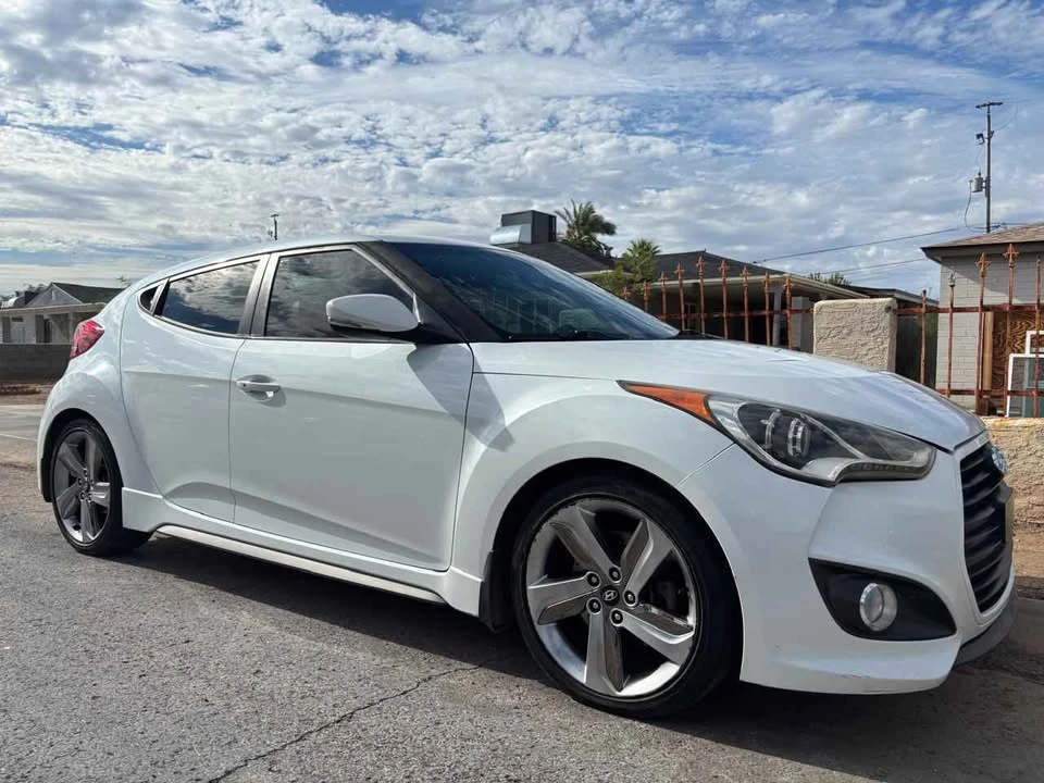 2013 Hyundai Veloster - Image 2 of 10