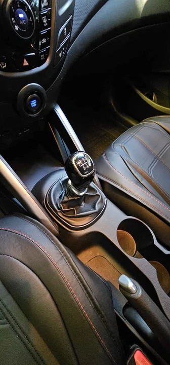 2013 Hyundai Veloster - Image 5 of 11
