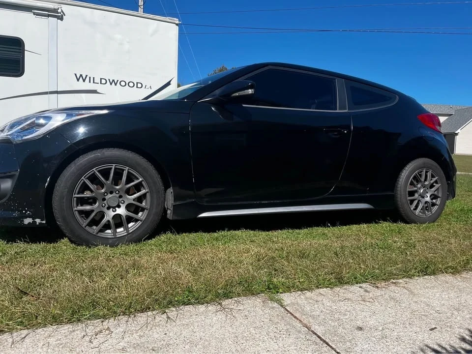 2013 Hyundai Veloster - Image 2 of 11