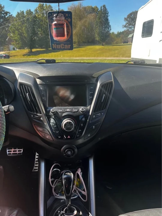 2013 Hyundai Veloster - Image 7 of 11