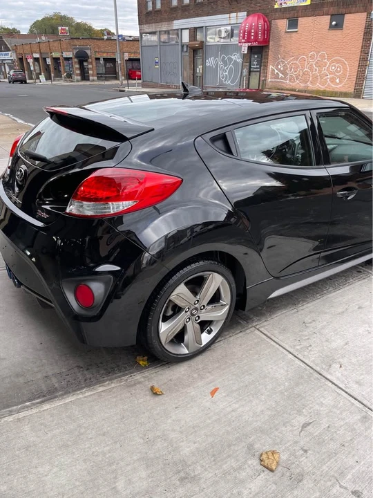 2013 Hyundai Veloster - Image 12 of 17