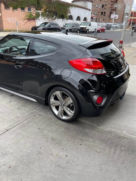 2013 Hyundai Veloster - Image 9 of 17
