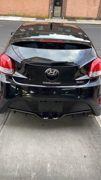 2013 Hyundai Veloster - Image 10 of 17