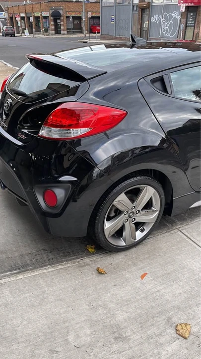 2013 Hyundai Veloster - Image 11 of 17