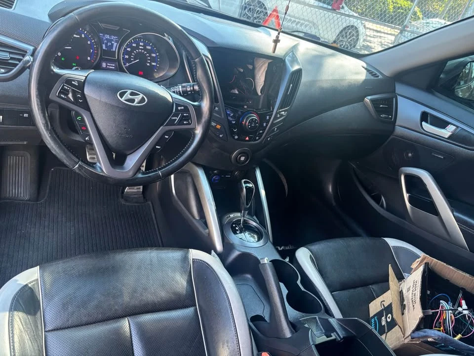 2013 Hyundai Veloster - Image 6 of 10