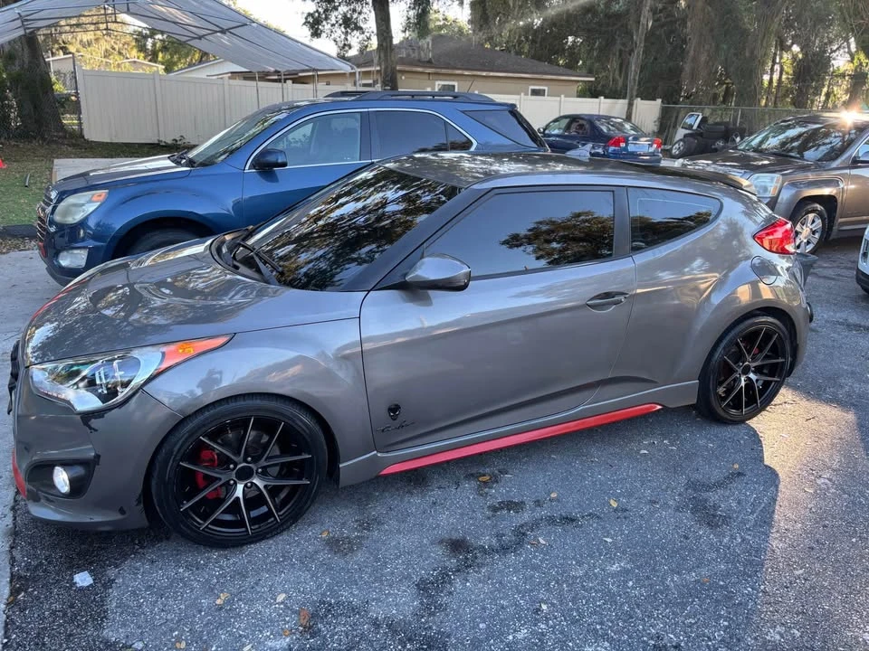 2013 Hyundai Veloster - Image 2 of 10