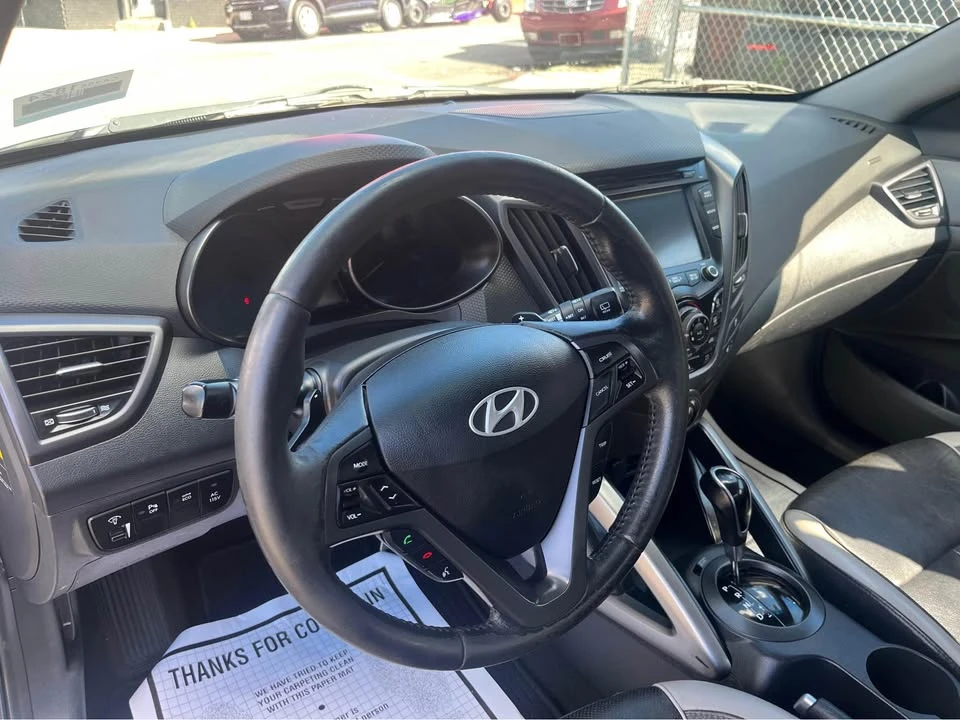 2013 Hyundai Veloster - Image 10 of 12
