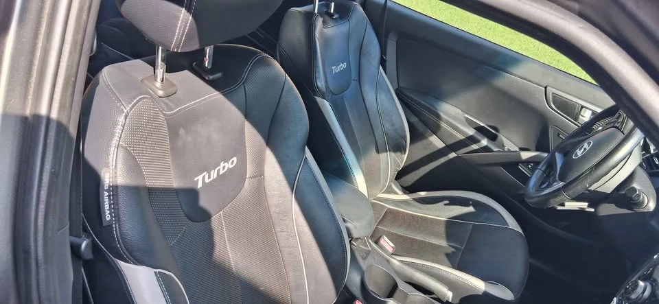 2013 Hyundai Veloster - Image 8 of 10