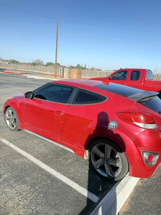 2013 Hyundai Veloster - Image 2 of 5