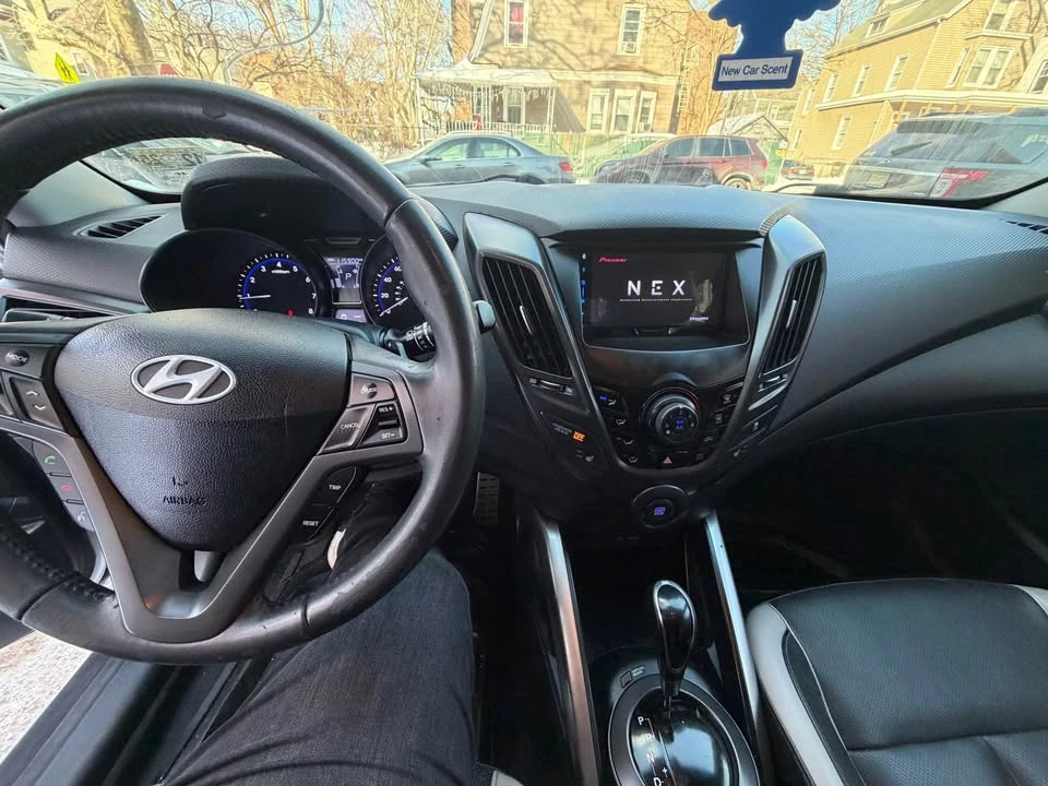 2013 Hyundai Veloster - Image 8 of 12