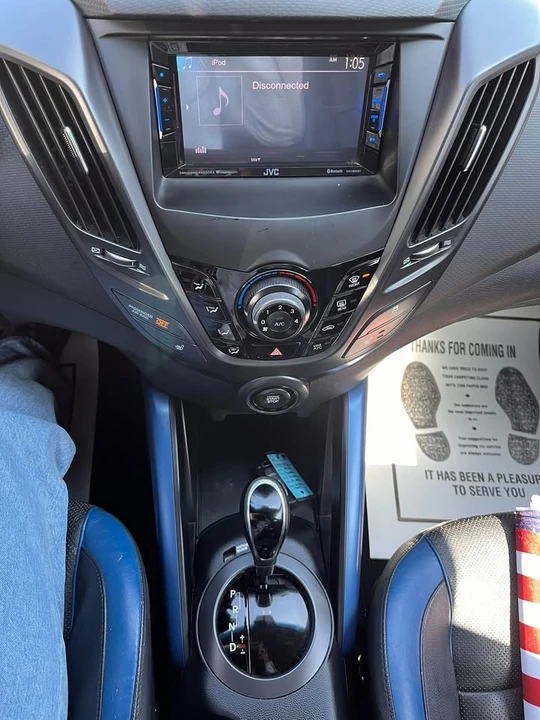 2013 Hyundai Veloster - Image 4 of 10