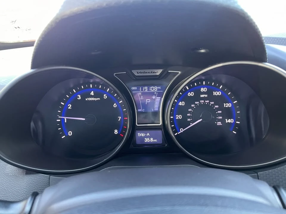 2013 Hyundai Veloster - Image 3 of 10