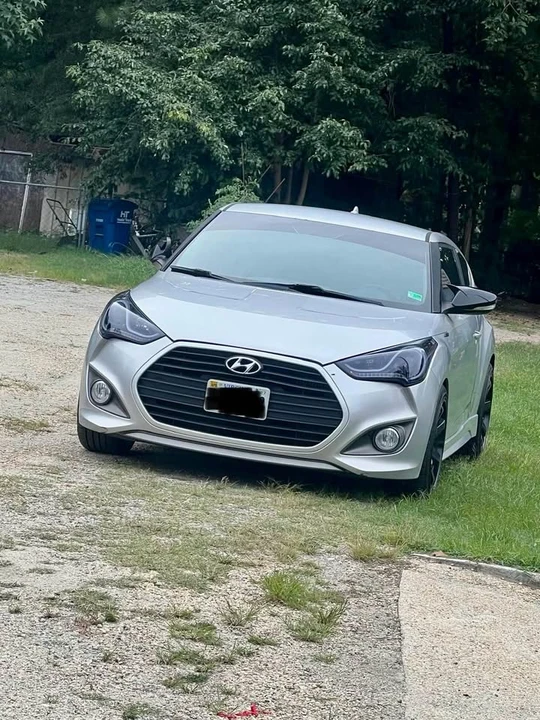 2013 Hyundai Veloster - Image 2 of 4