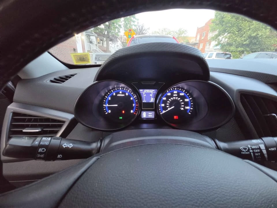 2013 Hyundai Veloster - Image 3 of 11