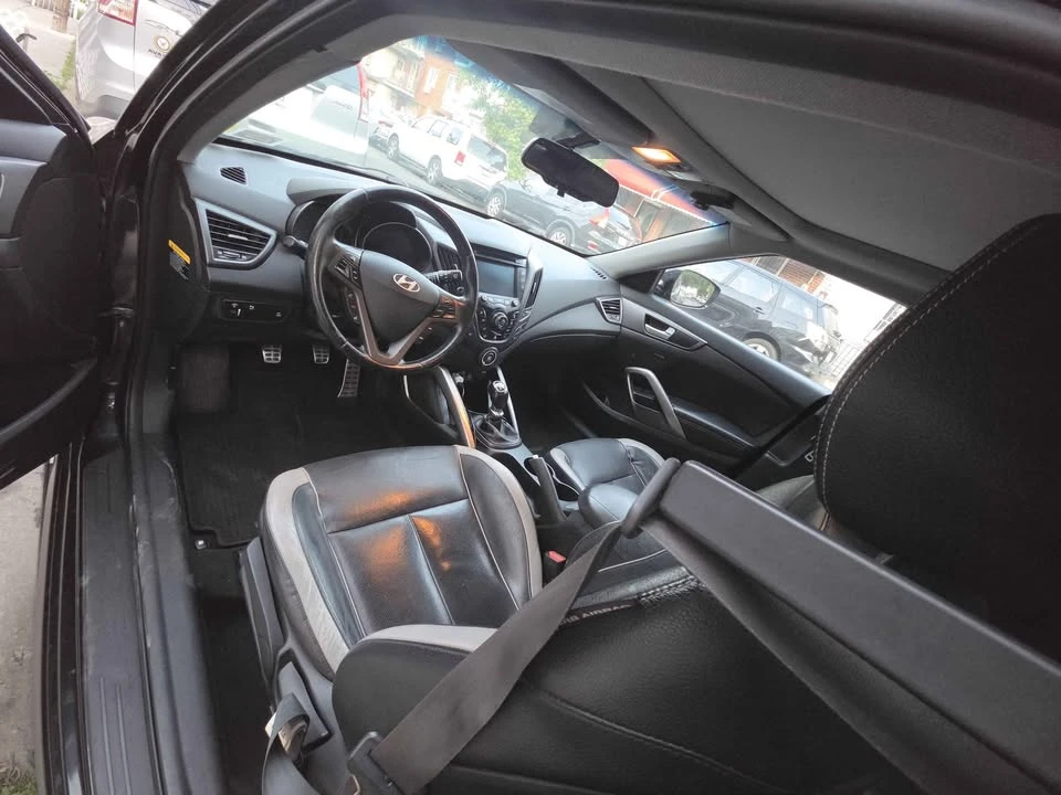 2013 Hyundai Veloster - Image 6 of 11