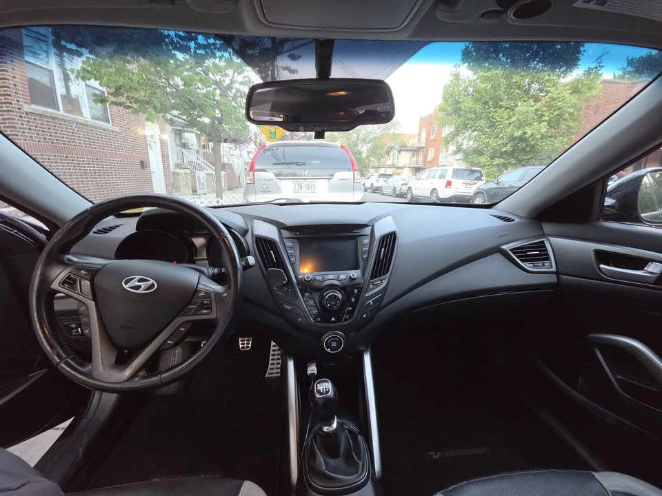 2013 Hyundai Veloster - Image 4 of 11