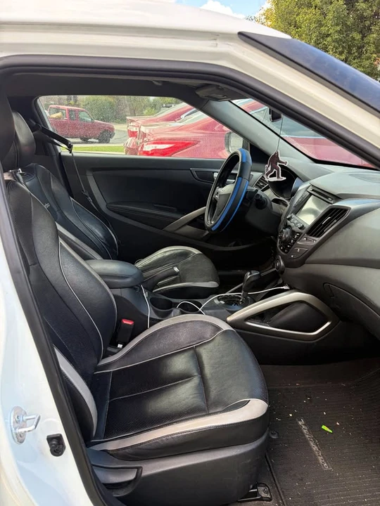 2013 Hyundai Veloster - Image 9 of 20
