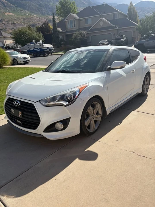 2013 Hyundai Veloster - Image 2 of 20