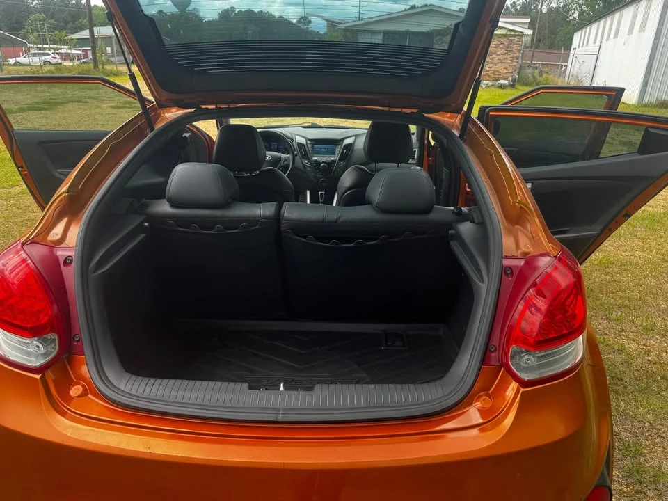 2013 Hyundai Veloster - Image 10 of 18