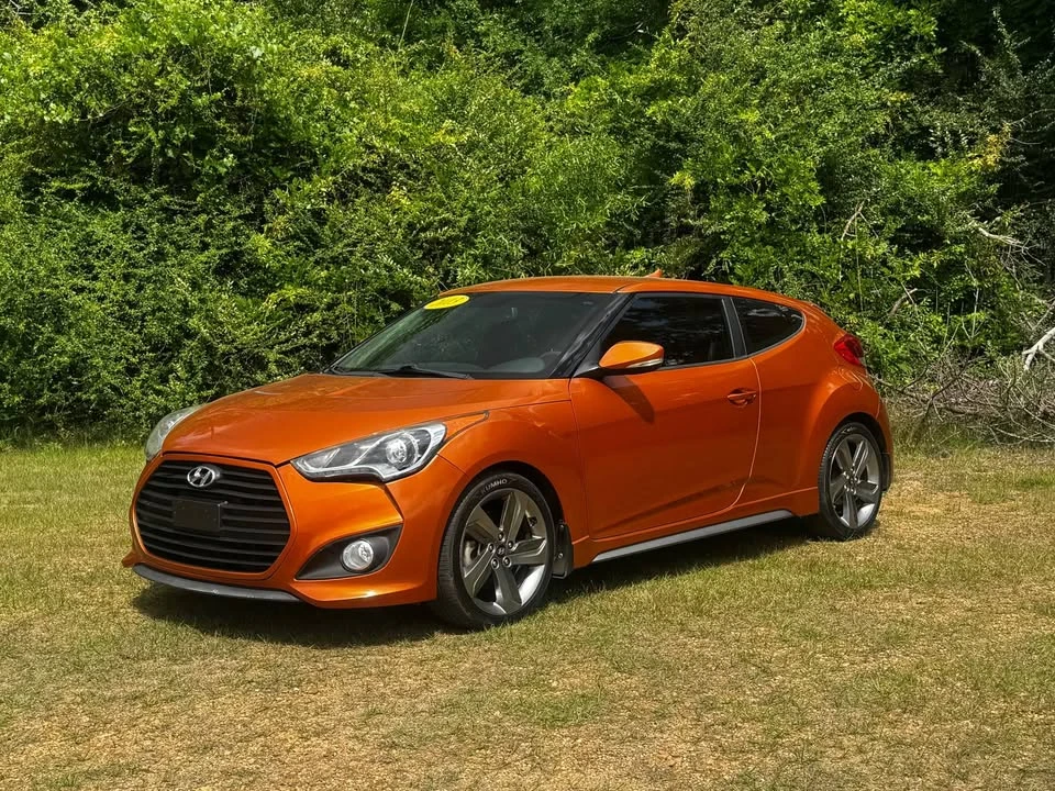 2013 Hyundai Veloster - Image 2 of 18